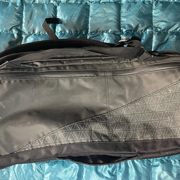 Nomatic 40L Travel Bag - Black - Very Good Condition - Waist Straps -Washed - Picture 5 of 13
